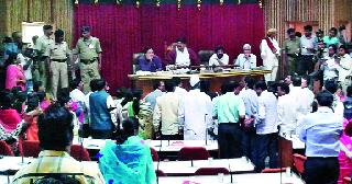 Co-ordinators of development works | विकासकामांवरून आयुक्तांना घेराव