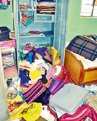 One and a half homicide in the electricity workers' colony at Vadki | वडकी येथे वीज कर्मचाऱ्यांच्या वसाहतीत दीड लाखांची घरफोडी