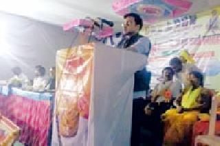 Tribals should read their history | आदिवासींनी आपला इतिहास वाचण करावे