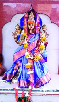 God is insecure; Now the eyes of the thieves of the thieves | देवही असुरक्षित; चोरट्यांचा आता मंदिरांवर डोळा God is insecure; Now the eyes of the thieves of the thieves | देवही असुरक्षित; चोरट्यांचा आता मंदिरांवर डोळा