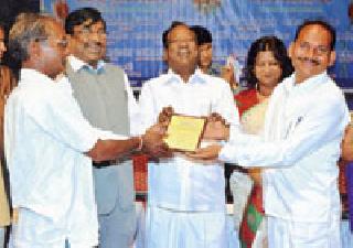 Heartfelt Festivities of the Drug De-addiction Association | व्यसनमुक्ती संघटनेचा भावपूर्ण सत्कार Heartfelt Festivities of the Drug De-addiction Association | व्यसनमुक्ती संघटनेचा भावपूर्ण सत्कार