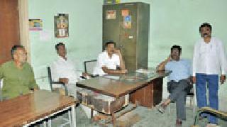 Not a word ... steps went heavy. | निरोपही नाही... पावले जड झाली.. Not a word ... steps went heavy. | निरोपही नाही... पावले जड झाली..