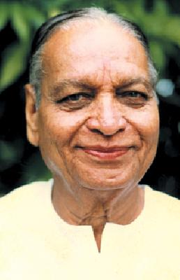 Swarasananjali revered Babuji today | श्रद्धेय बाबूजी यांना आज स्वरसुमनांजली