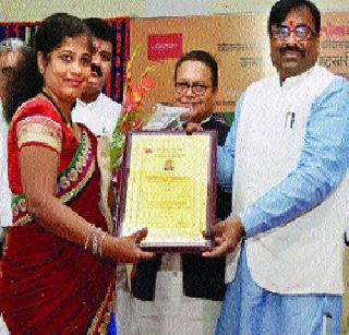 Inspired by the authors' honors | साहित्यिकांच्या सन्मानाने प्रेरणा मिळते Inspired by the authors' honors | साहित्यिकांच्या सन्मानाने प्रेरणा मिळते