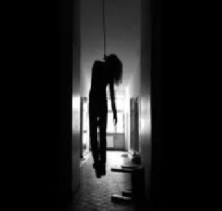 Suicide of a woman by killing girls and leaving her to go to voting | पती मतदानास गेला म्हणून मुलींना मारून महिलेची आत्महत्या Suicide of a woman by killing girls and leaving her to go to voting | पती मतदानास गेला म्हणून मुलींना मारून महिलेची आत्महत्या