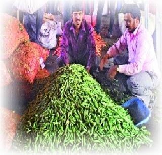 Fruits have increased; 170 truck inward | फळभाज्या महागल्या; १७० ट्रक आवक