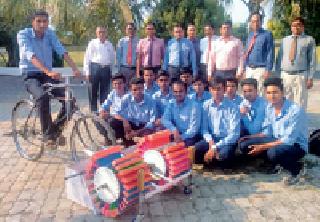 Manual 'Modified Swipe Machine' | मानवचलित ‘मॉडिफाईड स्विपिंग मशीन’ Manual 'Modified Swipe Machine' | मानवचलित ‘मॉडिफाईड स्विपिंग मशीन’