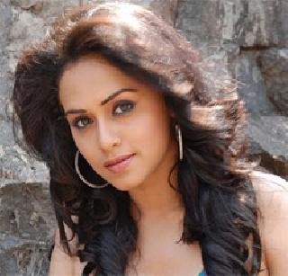 Amrita Khanvilkar made 'show anchor' | अमृता खानविलकर बनली ‘शो अँकर’