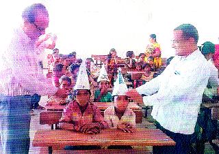 Bramble students at school | वीटभट्टीवरील मुले रमली शाळेत