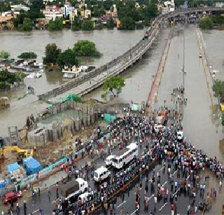 Rs. 15 thousand crore loss in Chennai | चेन्नईत १५ हजार कोटी रुपयांचे नुकसान Rs. 15 thousand crore loss in Chennai | चेन्नईत १५ हजार कोटी रुपयांचे नुकसान