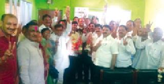 Agriculture, industrial groups, domination of different groups | कृषी औद्योगिक संघावर फुंडे, नशिने गटाचे वर्चस्व Agriculture, industrial groups, domination of different groups | कृषी औद्योगिक संघावर फुंडे, नशिने गटाचे वर्चस्व