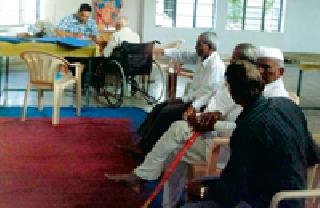 30 parents of the elderly have accepted responsibility | वृद्धाश्रमातील ३० माता-पित्यांची स्वीकारली जबाबदारी