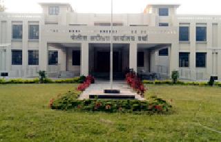 Furniture stand for new SP building | नव्या एसपी इमारतीला फर्निचरची वाट Furniture stand for new SP building | नव्या एसपी इमारतीला फर्निचरची वाट