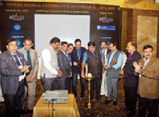 Doctor should keep a consciousness of social duty | डॉक्टरांनी सामाजिक कर्तव्याचे भान ठेवावे