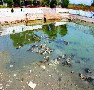 Ganeshghat Lake's drought | गणेशघाट तलावाची दुरवस्था