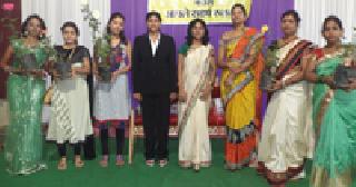 'Full to the Dhammal' by Sakhi | सखींनी केली ‘फुल टू धम्माल’