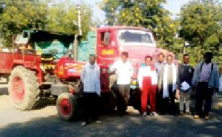 Illegal mineral exploration, action on 4 vehicles in Badnera | अवैध गौण खनिज उत्खनन, बडनेरात ४ वाहनांवर कारवाई