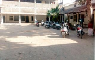 The response to the school closed 100 percent response | शाळा बंद आंदोलनाला १०० टक्के प्रतिसाद