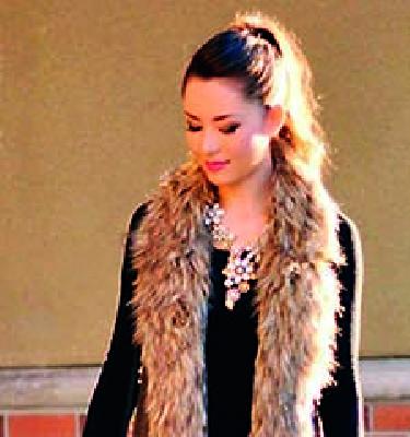 Collar, color, scarves | कॉलर, कलर, स्कार्फ