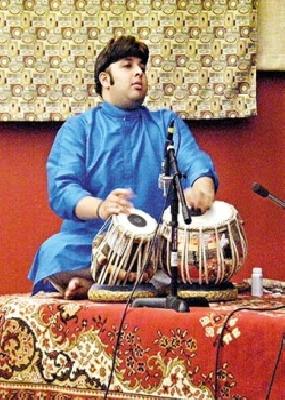 Whether it is 'dharono' or 'practice', why the wall? | ‘घराणो’ असो, की ‘अभ्यास’, तटबंदी कशाला? Whether it is 'dharono' or 'practice', why the wall? | ‘घराणो’ असो, की ‘अभ्यास’, तटबंदी कशाला?