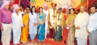 In the married life of Lajwanti everybody weddings and parents | लाजवंतीच्या विवाहात प्रत्येक जण वऱ्हाडी अन् पालक