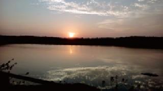 The scene is sunny | देखावा सूर्यास्ताचा