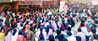Three thousand students detained | तीन हजार विद्यार्थ्यांच्या प्रवेशाची कोंडी