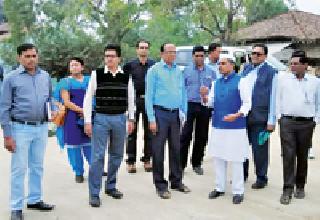 Examples of the Ideal Village Pathri subsecures | आदर्श ग्राम पाथरीची उपसचिवांकडून पाहणी Examples of the Ideal Village Pathri subsecures | आदर्श ग्राम पाथरीची उपसचिवांकडून पाहणी