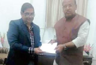 Work of the following works of Prime Minister's fund | पंतप्रधान निधीतून निम्न वर्धाचे काम
