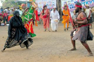 Horseshoe: | घोडानृत्य :