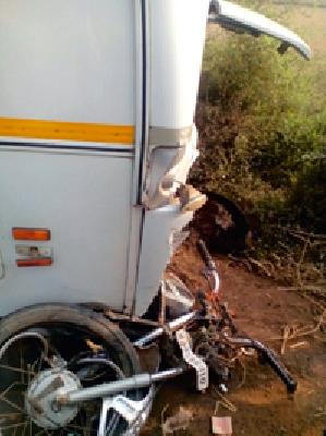 Bicycling death in luxury shocks | लक्झरीच्या धडकेत दुचाकीस्वाराचा मृत्यू