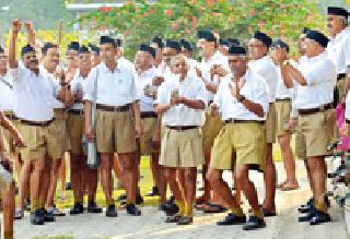 Sangh volunteers held rhythm: | संघ स्वयंसेवकांनी ताल धरला : Sangh volunteers held rhythm: | संघ स्वयंसेवकांनी ताल धरला :