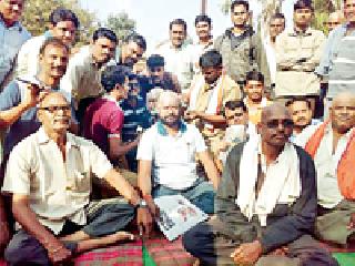 ST employees return to work | एसटी कर्मचारी कामावर परतले
