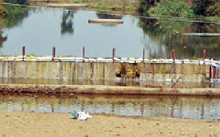 Waiting for justice for farmers | शेतकऱ्यांना न्यायाची प्रतीक्षा