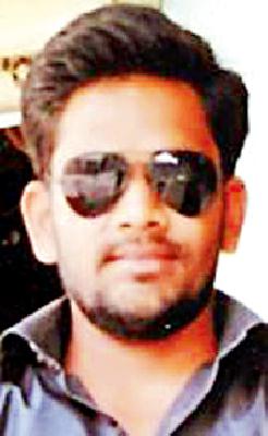 Need help in the collision of a seriously injured sky | अपघातात गंभीर जखमी आकाशला मदतीची गरज Need help in the collision of a seriously injured sky | अपघातात गंभीर जखमी आकाशला मदतीची गरज