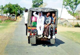 The passengers of the train are very angry | रेल्वेच्या प्रवाशांत नाराजीचा सूर