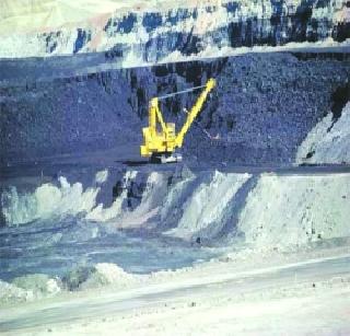 Again, the obstacles in front of the Goa mining industry | गोव्याच्या खाण उद्योगासमोर पुन्हा अडथळे Again, the obstacles in front of the Goa mining industry | गोव्याच्या खाण उद्योगासमोर पुन्हा अडथळे