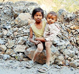 Around 270 children in the district | जिल्ह्यातील २७० बालकांना संगोपनाची आस
