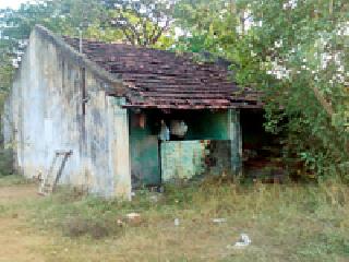 The questionnaire of Sindhiwhit police's residence on the anagram | सिंदेवाहीत पोलिसांच्या निवासाचा प्रश्न ऐरणीवर