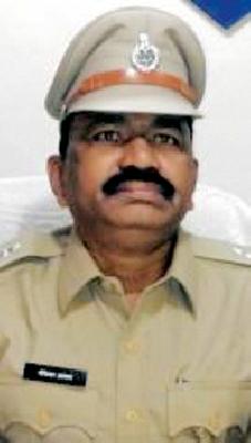 Moreshwar Atram Ruju as the Deputy Commissioner of Police | पोलीस उपायुक्तपदी मोरेश्वर आत्राम रुजू Moreshwar Atram Ruju as the Deputy Commissioner of Police | पोलीस उपायुक्तपदी मोरेश्वर आत्राम रुजू
