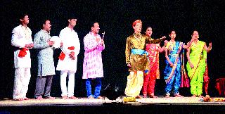 Mythological paint | पौराणिक कथांनी आणली रंगत Mythological paint | पौराणिक कथांनी आणली रंगत