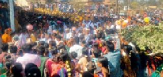 Due to Telugu feuds, malnutrition of Marathi devotees in Kalshwar | तेलगू फलकामुळे कालेश्वरात मराठी भाविकांची कुचंबणा Due to Telugu feuds, malnutrition of Marathi devotees in Kalshwar | तेलगू फलकामुळे कालेश्वरात मराठी भाविकांची कुचंबणा