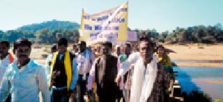 Tehsilvar Morcha shocked | तहसीलवर मोर्चा धडकला Tehsilvar Morcha shocked | तहसीलवर मोर्चा धडकला