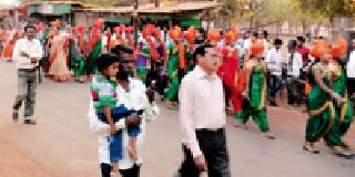 Due to the festival, Lokamangi took place in Brahma Nagar | महोत्सवामुळे ब्रह्मनगरी झाली लोकनगरी