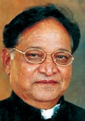 Dadasaheb Guwahati's memorial to save memories | आठवणी जपण्यासाठी दादासाहेब गवर्इंचे स्मारक Dadasaheb Guwahati's memorial to save memories | आठवणी जपण्यासाठी दादासाहेब गवर्इंचे स्मारक