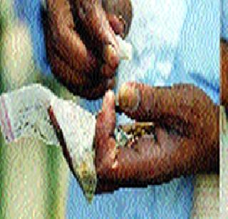 Addictive guru's job will now come in danger! | व्यसनी गुरुजींची नोकरी आता येणार धोक्यात! Addictive guru's job will now come in danger! | व्यसनी गुरुजींची नोकरी आता येणार धोक्यात!