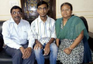 Chakala Debabrata in 'Cats' | ‘कॅट’मध्ये चमकला देवव्रत Chakala Debabrata in 'Cats' | ‘कॅट’मध्ये चमकला देवव्रत