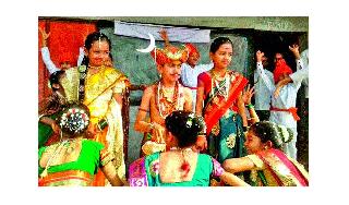 Zilla Parishad Trophy competition in Vadodara Vidyaar Beta | वळवाडीत वडनेर बिटाच्या जिल्हा परिषद चषक स्पर्धा Zilla Parishad Trophy competition in Vadodara Vidyaar Beta | वळवाडीत वडनेर बिटाच्या जिल्हा परिषद चषक स्पर्धा