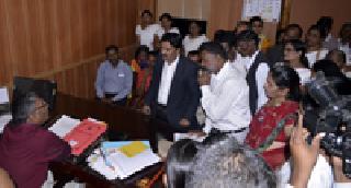 Encroachment was deleted in Arunanagar | अर्जुननगरात अतिक्रमण हटविले Encroachment was deleted in Arunanagar | अर्जुननगरात अतिक्रमण हटविले
