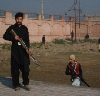 Pakistani terrorist killed in Bacha Khan University, 21 killed | पाकिस्तानमध्ये बाचा खान युनिव्हर्सिटीत दहशतवादी हल्ला,२१ ठार Pakistani terrorist killed in Bacha Khan University, 21 killed | पाकिस्तानमध्ये बाचा खान युनिव्हर्सिटीत दहशतवादी हल्ला,२१ ठार